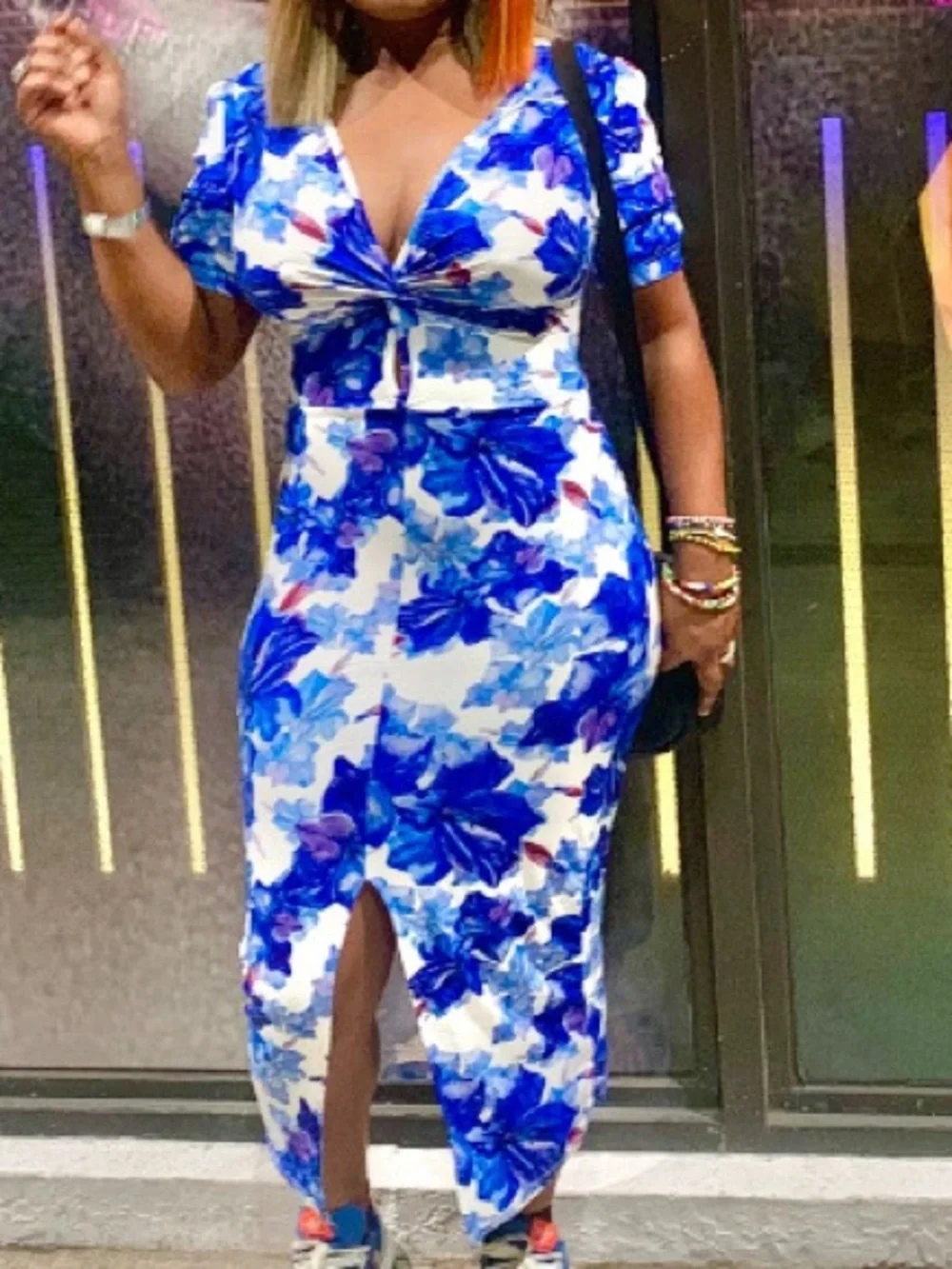 Blue Floral Twist-Front Dress, l PRINTED KNOT FRONT MIDI DRESS - L/XL - Picture 3 of 7